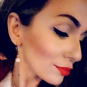 Meet your Posher, Emiliya